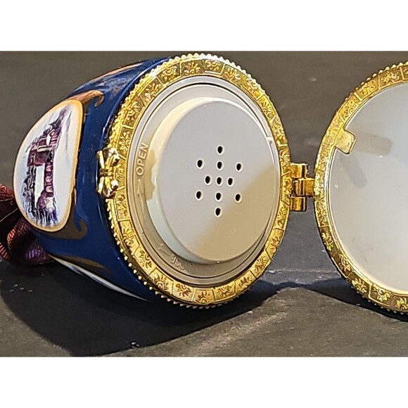 Blue Porcelain Hinged Egg Ornament Music Box Plays "Away In A Manger" Church Art - Picture 5 of 9